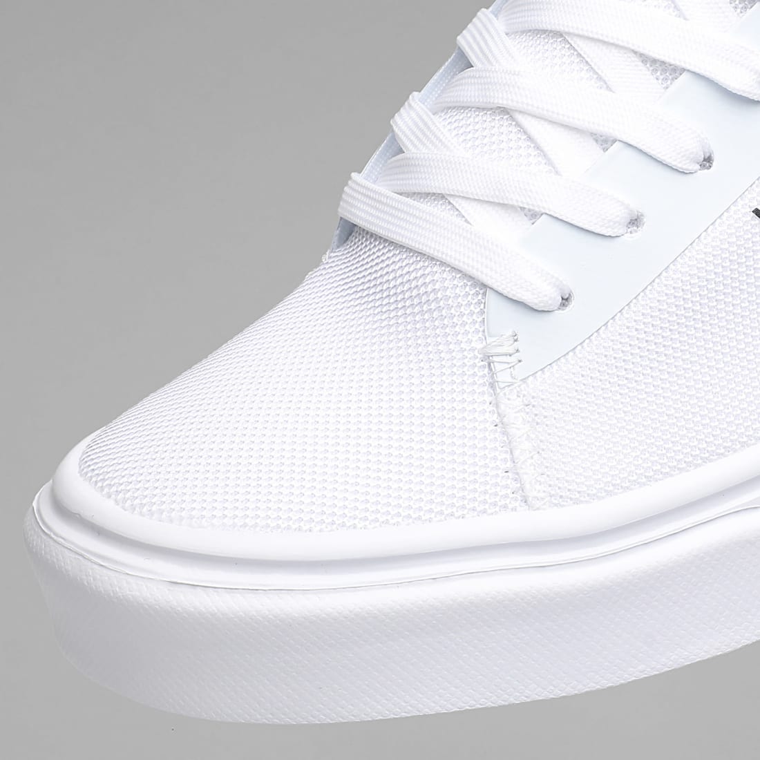 TH™ Baskets Lightweight Stripes Knit 2836 Blanc